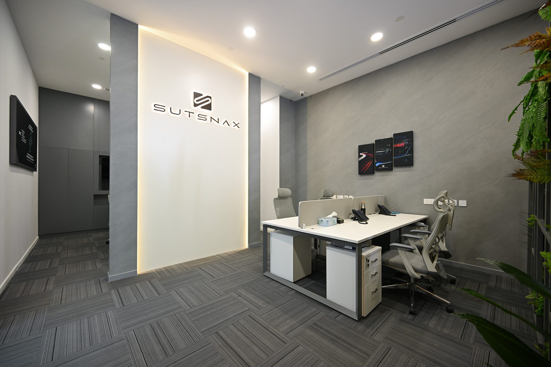 Sutsnax Office & Lab